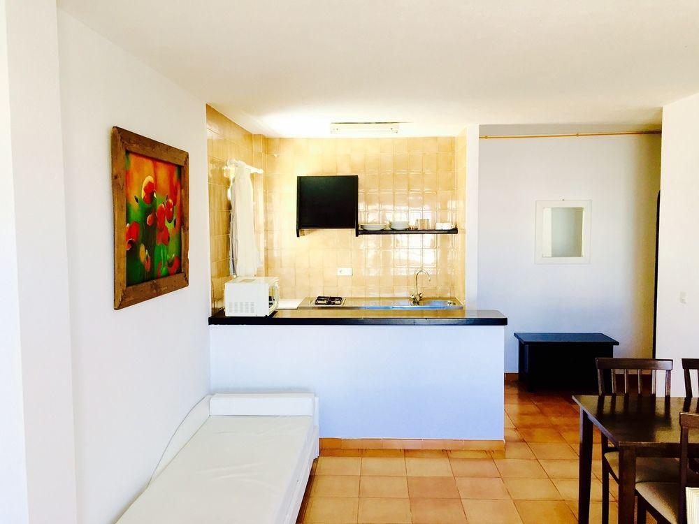 Apartamentos San Antonio Beach Eksteriør billede