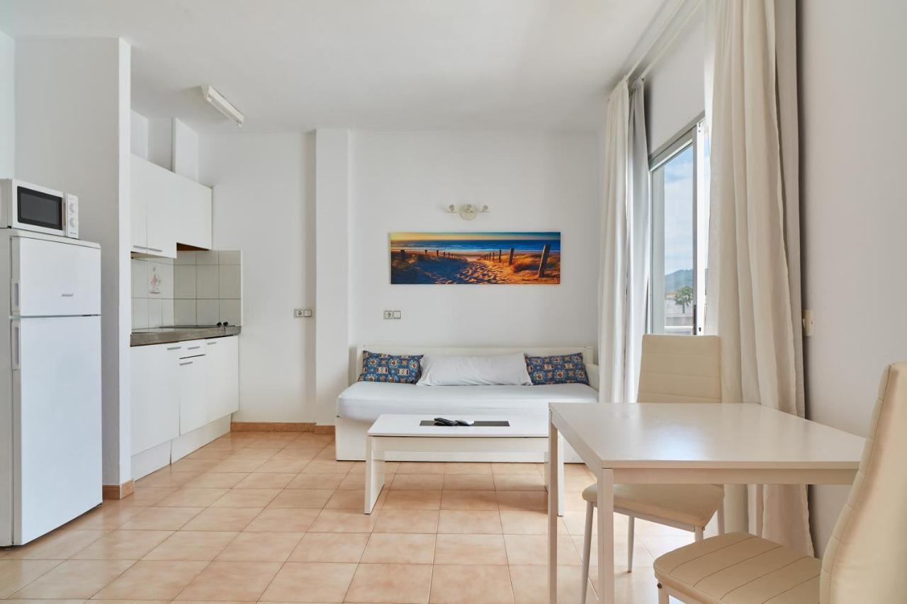 Apartamentos San Antonio Beach Eksteriør billede