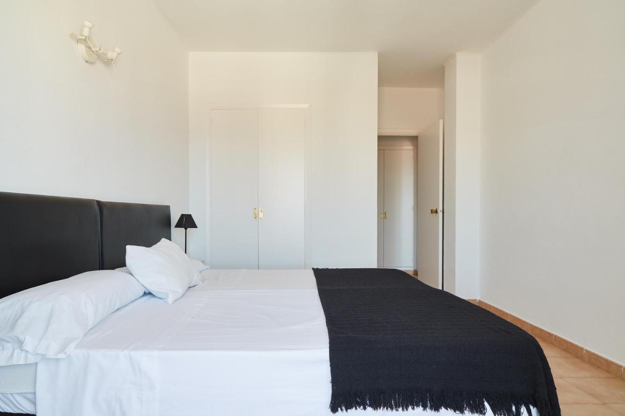 Apartamentos San Antonio Beach Eksteriør billede