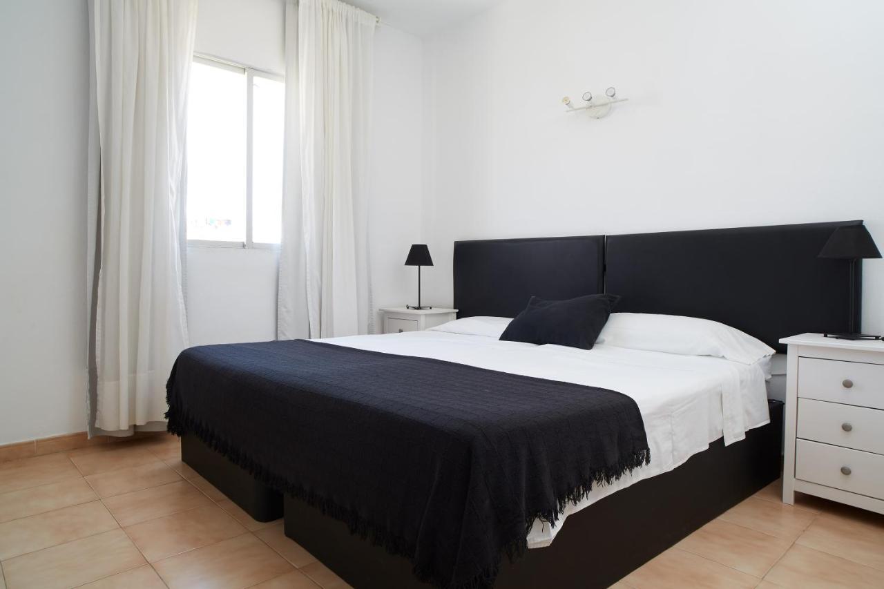 Apartamentos San Antonio Beach Eksteriør billede