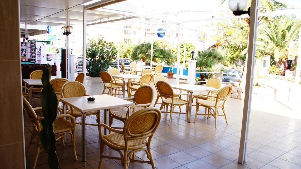 Apartamentos San Antonio Beach Eksteriør billede