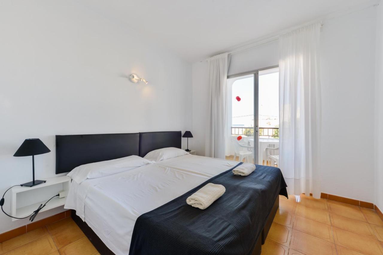 Apartamentos San Antonio Beach Eksteriør billede