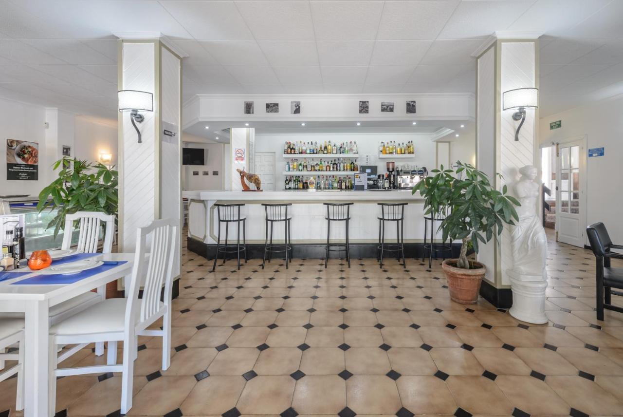 Apartamentos San Antonio Beach Eksteriør billede